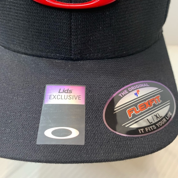Oakley Mens TinCan Flag Mexico Stretch Baseball Cap Hat Blackout L/XL. NWT - Picture 2 of 7